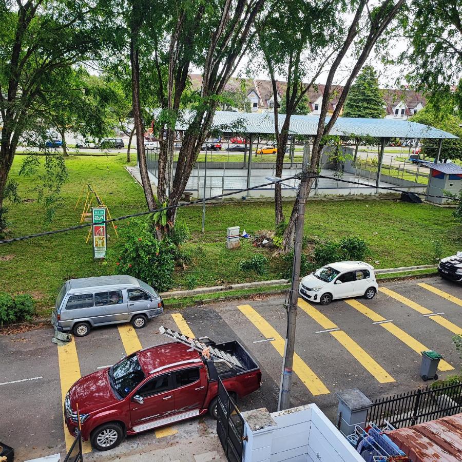 Taman percutian Wee Jb Indoor Pool